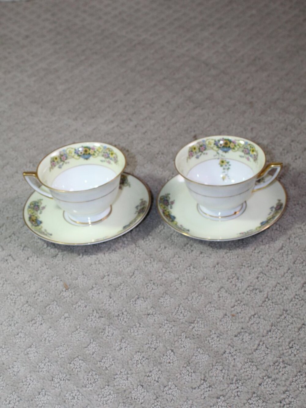 Set of 4 Thomas Bavaria Asturia Gold Trimmed Floral 2 Tea Cups & 2 Saucers